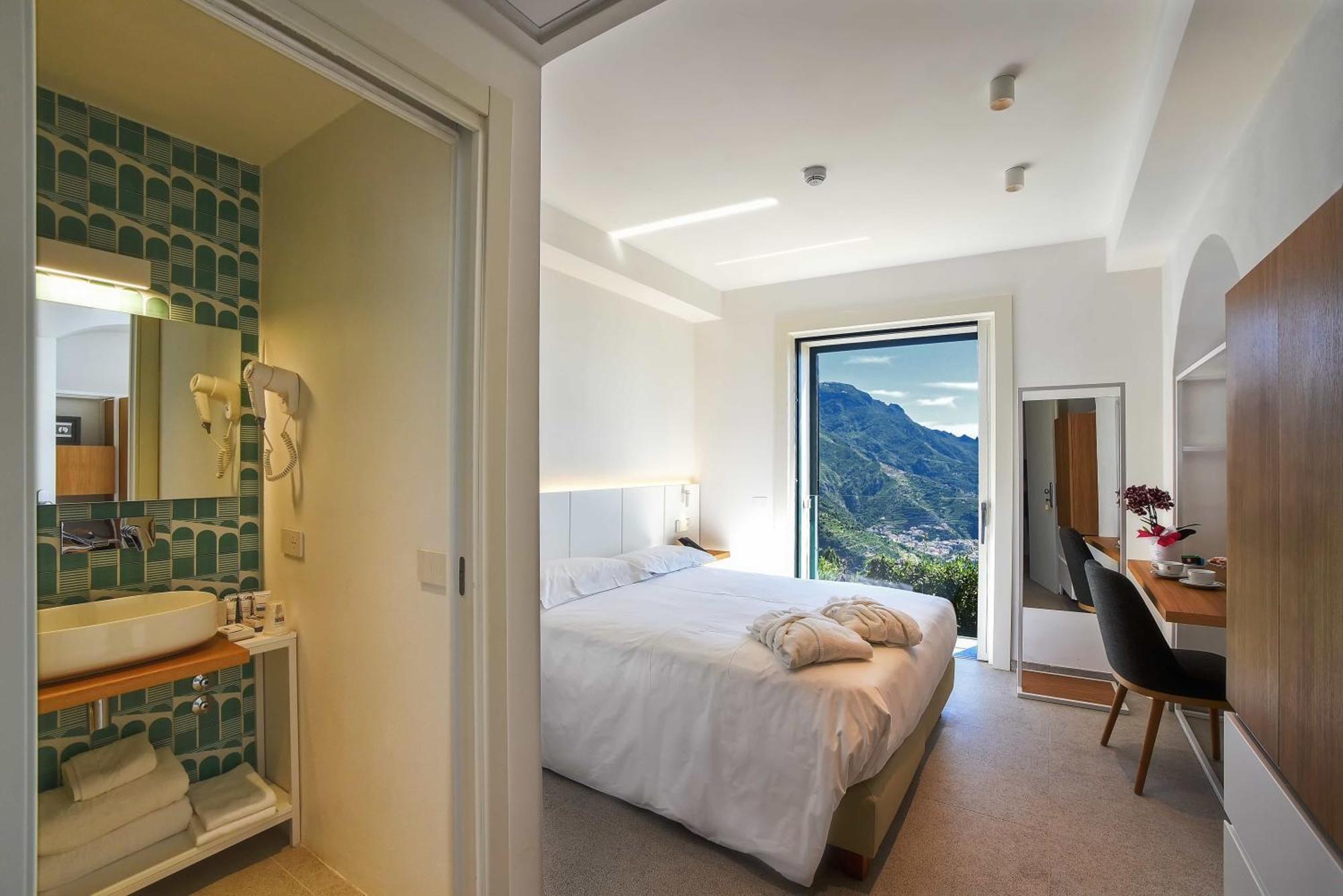 Graal Hotel 4*