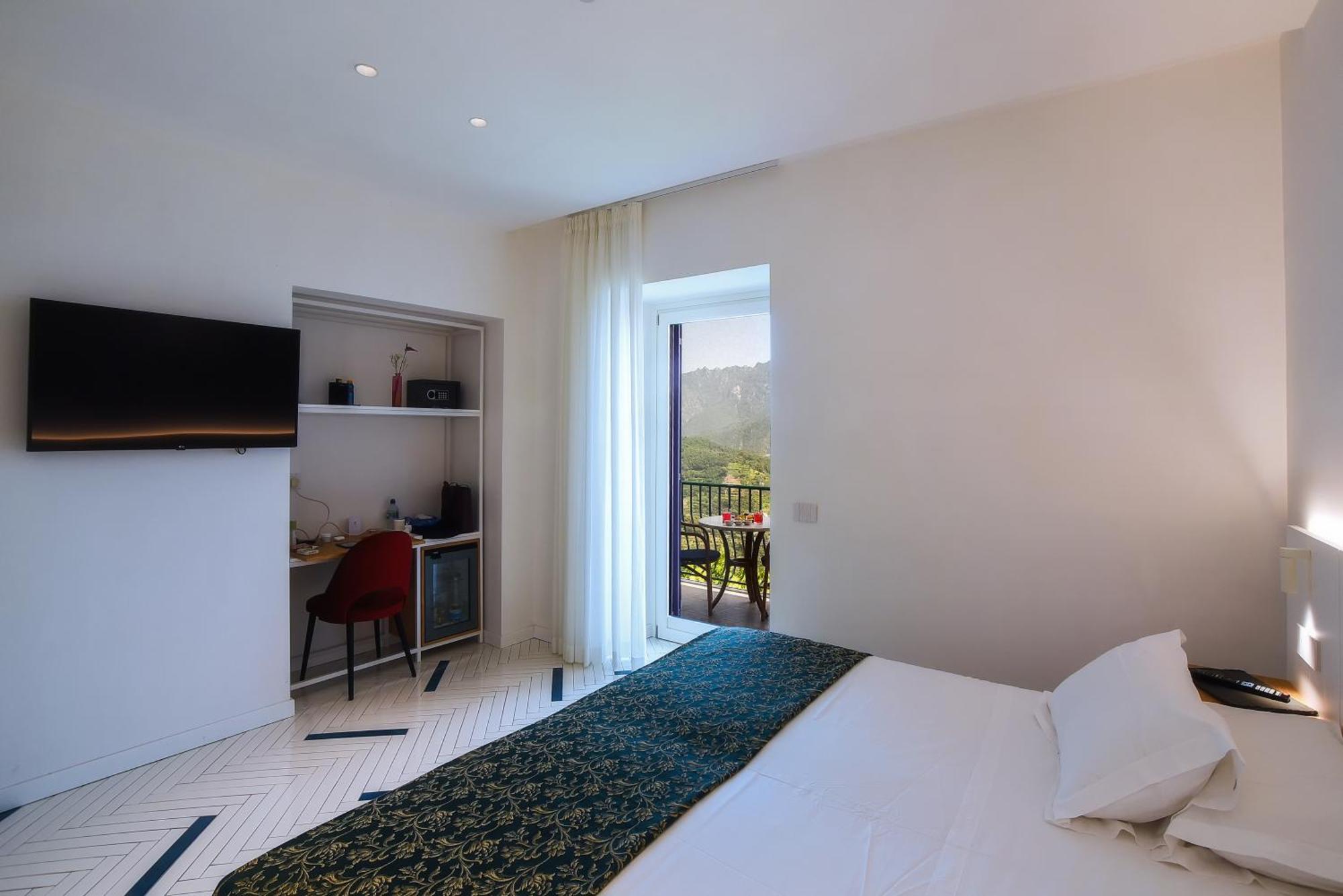 Graal Hotel 4*