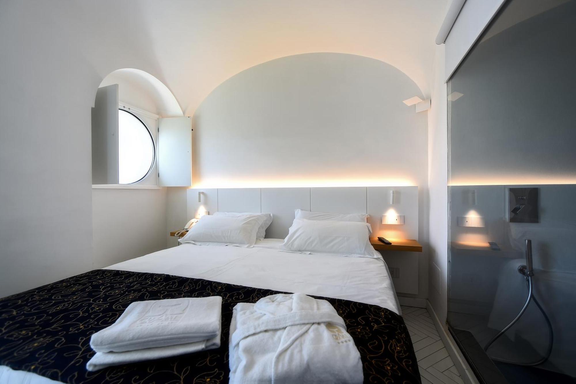 Graal Hotel 4*